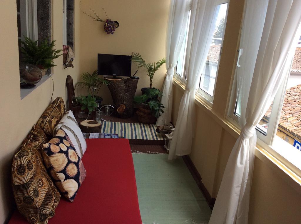 Marina Lounge Hostel Понта Делгада Екстериор снимка