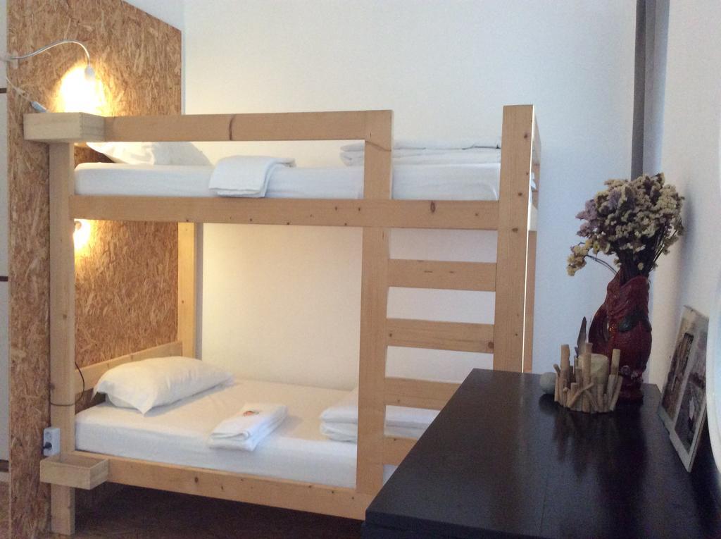 Marina Lounge Hostel Понта Делгада Екстериор снимка