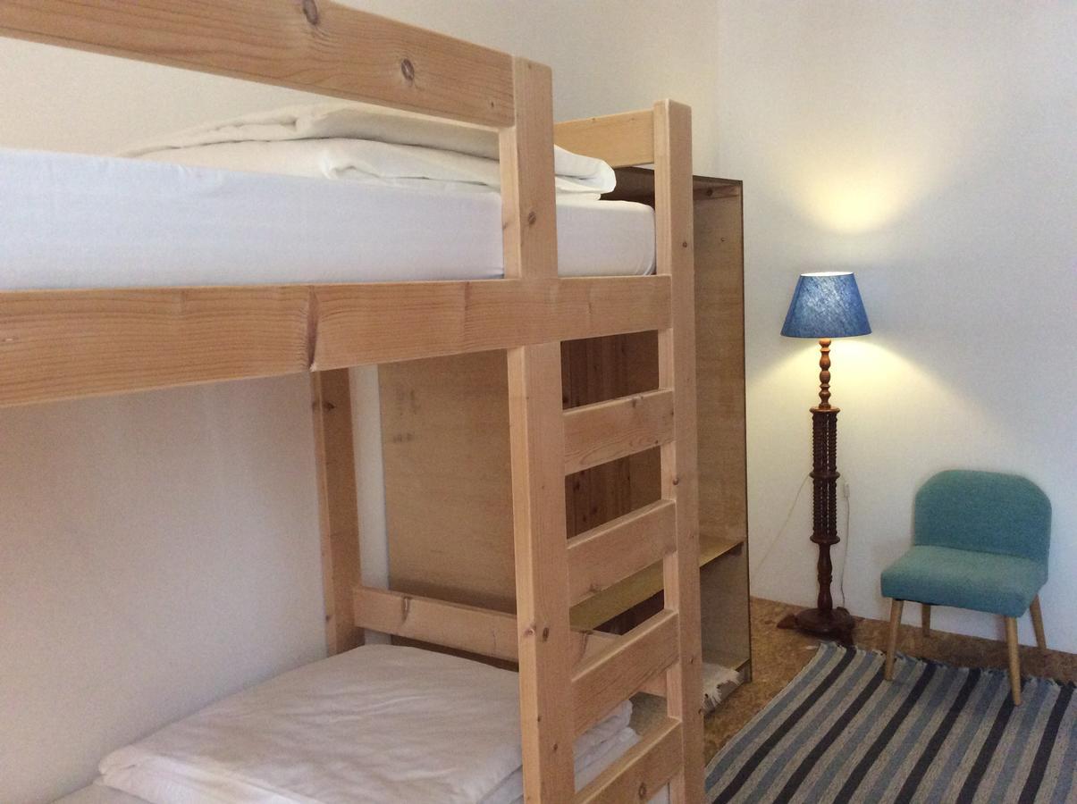 Marina Lounge Hostel Понта Делгада Екстериор снимка