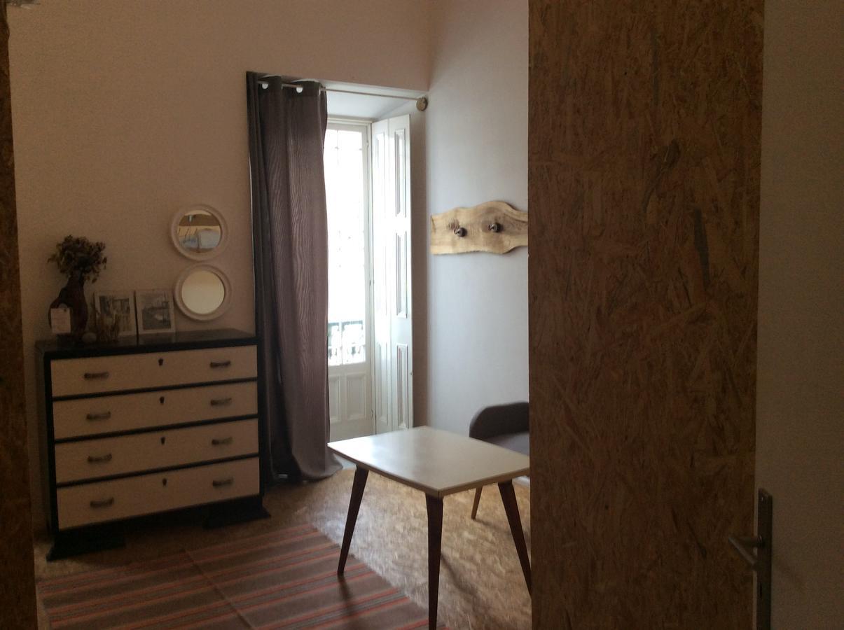 Marina Lounge Hostel Понта Делгада Екстериор снимка