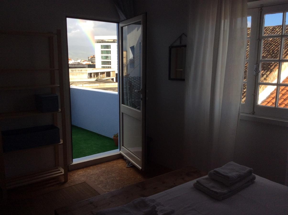 Marina Lounge Hostel Понта Делгада Екстериор снимка