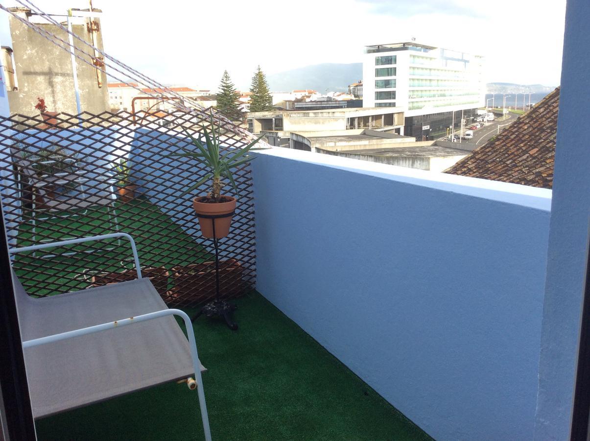 Marina Lounge Hostel Понта Делгада Екстериор снимка