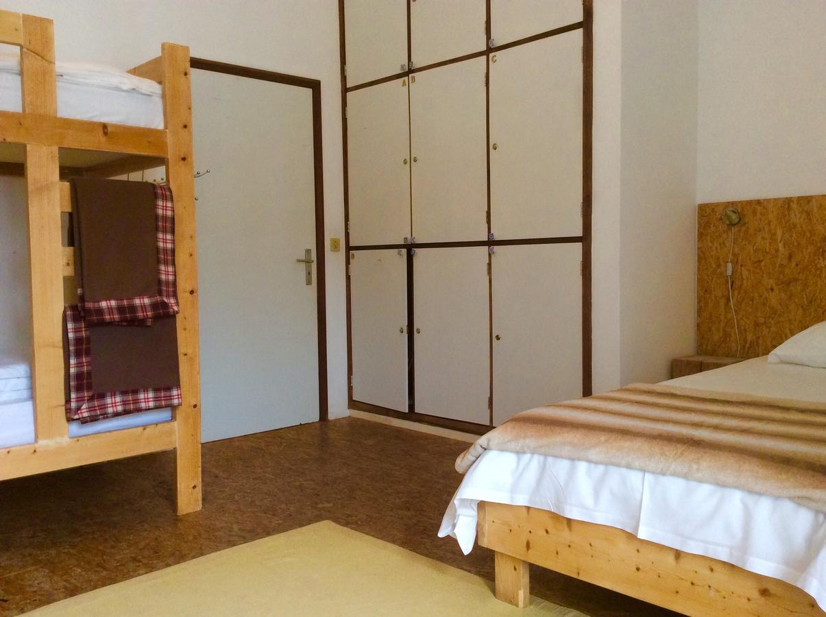 Marina Lounge Hostel Понта Делгада Екстериор снимка