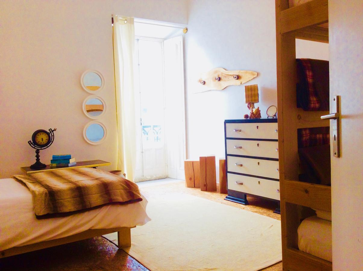 Marina Lounge Hostel Понта Делгада Екстериор снимка