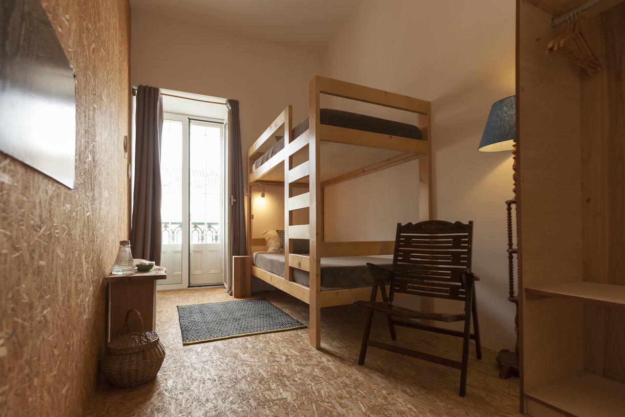 Marina Lounge Hostel Понта Делгада Екстериор снимка