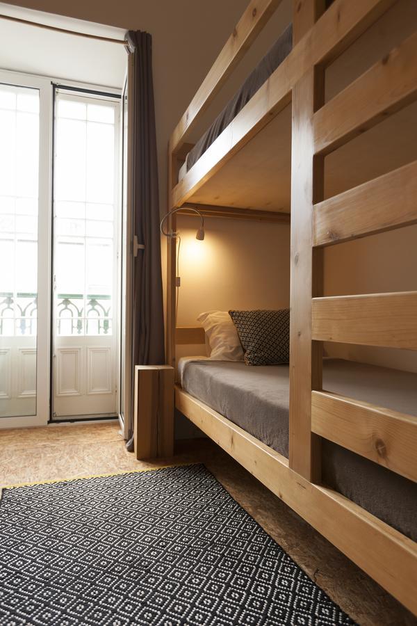 Marina Lounge Hostel Понта Делгада Екстериор снимка